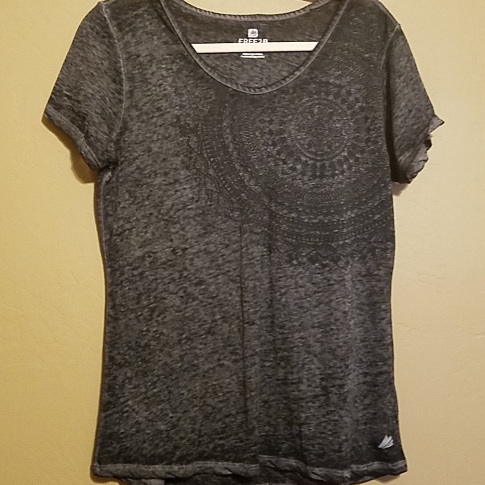Free2B Gray T-Shirt Large